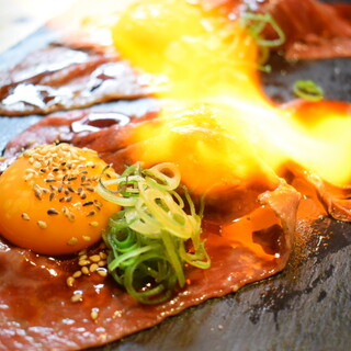 奈良県産大和牛の炙り寿司が名物◆多彩なアラカルトも充実