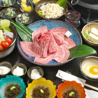 Sukiyaki course to enjoy with carefully selected Wagyu beef and Ishigaki beef ◆ Small dish unique to Okinawa too