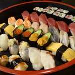 鮮侑 - 最初のお寿司盛り合わせ（４人前）を食べてから食べ放題