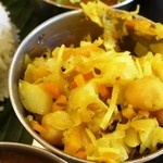 アーンドラ・キッチン - ポリヤル(野菜のあっさり炒め煮）