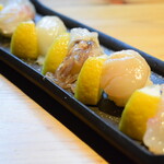 SUSHI DINING YUME - 塩レモン寿司。塩に合ったネタを厳選。人気商品です⭐︎