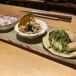 新橋日本酒 おだしと、おさけ。すずめ - 銀杏　南瓜の煮物　烏賊の豆苗和え　おいしい