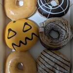 Krispy Kreme DOUGHNUTS - ハロウィン限定メニューと季節限定メニュー