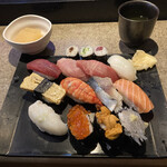 歩 - にぎり12貫 1300円