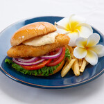 Lanapia Hawaiian cafe & dining - フィッシュバーガー