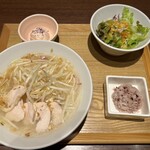 Ajia No Kamado - 鶏肉のフォー　1375円