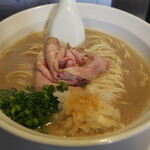 丿貫 - 右側から見た鰤蕎麦