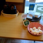 静岡餃子 鶏唐揚 きゃべつ - 料理写真:生卵、納豆