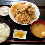 Dainingukicchinraisu - からあげ定食