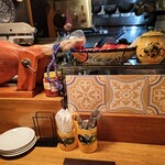 Bar de Espana Mon - ハモンセラーノと可愛いスペインの食器類