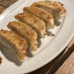 餃子とスパークリング バブルス - 