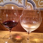 Bar de Espana Mon - 赤白ワインのめでたい揃い踏み（笑）