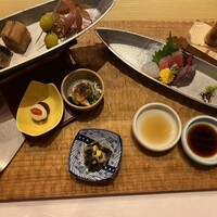 ダイニング 花火 - 8点盛り、お造り、酢の物:熱海の海を模して