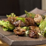 鉄板焼 もんじゃ焼 ひいろ - 「砂ずりにんにく炒め」 パクパクエンドレスでいける(^O^)❒’’