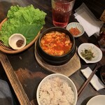 韓国スープ定食 ピニョ食堂 - 