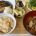 Dashi Shabu Obanzai Okaka - 銀鮭塩麹焼きと本日のおばんざい2種定食