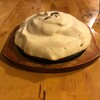 Ailnoir - チキンピラフの鉄板ふわふわオムライス (税込1100円)