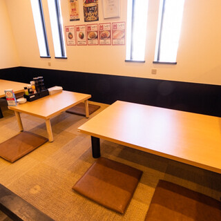 The spacious store is fully equipped with tatami seating, so you can safely bring your children with you♪ Parking is available◎