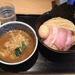 麺屋一燈 - 特製濃厚魚介つけ麺＆中盛り(201309昼)