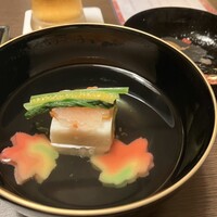 つきじ治作 - 吸物：帆立貝しんじょ
