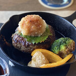 MASUYA MEAT＆CRAFT BEER - おろしポン酢ハンバーグ \1.400-