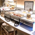 ザ・マンハッタン - ブッフェスタイル