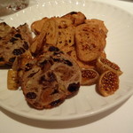 コンヴィヴィアリテ - チーズのつけあわせ