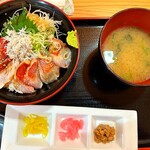 鱗介領 信海 食事処 - 金目炙り丼