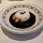 Restaurant Kobayashi - 阿寒湖産エクルヴィスニンニクのフラン　ルッコラのピュレ・ホイップミルク・ソースナンチュア