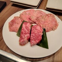 焼肉うしごろ 新宿三丁目店 - 