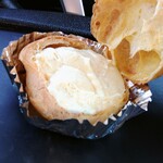 本條屋菓子店 - なんか出来立てを食べてる感じです、トロトロなクリームがたまりません　(o^∇^o)