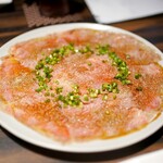 北新地 焼肉 はま正 - 炙りユッケ