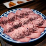 北新地 焼肉 はま正 - タン塩　ゆかり風味