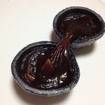 Shirakaba Do Kyukaruizawa Ginza Honten - 火山岩最中☆開いてみました♪