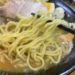 Matsuemen Shokudou Shouwaken - 黄色味の強い麺はいかにも味噌ラーメン的