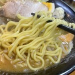 松江麺食堂 昭和軒 - 黄色味の強い麺はいかにも味噌ラーメン的