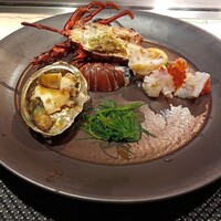 鉄板焼 ステーキ 北野坂 - 伊勢海老、鮑、付合せはオカヒジキかな。