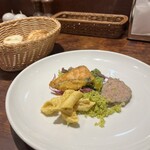 TRATTORIA Pappa - 前菜もとても美味しかったです。ワインがすすんじゃう(๑'ڡ'๑)୨♡