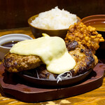 Double cheese coarsely ground Hamburg & addictive fried chicken set meal