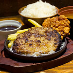 Special coarsely ground hamburger steak and addictive fried chicken set meal