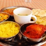 INDHIAN RESTAURANT SURAJ 西田辺店