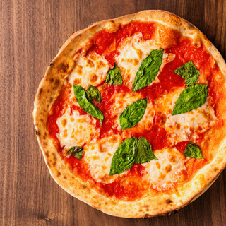 ｢自家製窯焼きPIZZA｣は690円～25種類以上をご用意！