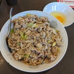 Chinrai - 奇跡の肉丼750円 ＋ 大盛り(二倍)300円
                        LINEクーポンで大盛は無料に