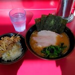 横浜ラーメン 相馬家 - 家系味噌＋無料ライス＋サビチャー 