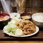 Koganetetsu Nabegyouza Hagu - ◉生姜焼き定食　950円