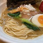 Ramemmarutsuki - 煮干し豚骨麺 アップ