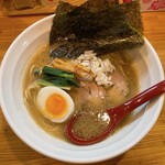 Ramemmarutsuki - 煮干し豚骨麺 950円