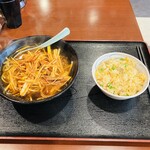 中国料理 金春新館 - ネギチャーシュー麺と半チャーハン