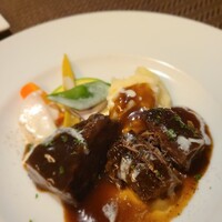 キャラント キャトル - 牛肩肉赤ワイン煮込み