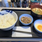 Matsuya - 元となる朝メニュー「W で選べる玉子かけご飯」豚汁変更